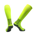Großhandel Custom Grip Anti Slip Long Sport Knie High Men Football Soccer Socken